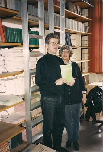 Macht durch Wissen: Zum Zusammenhang von Bildungspolitik, Bildungssystem und Kaderqualifizierung in der DDR. Eine politsch-soziologische Untersuchung ... Forschung der FU Berlin, 30) (German Edition)